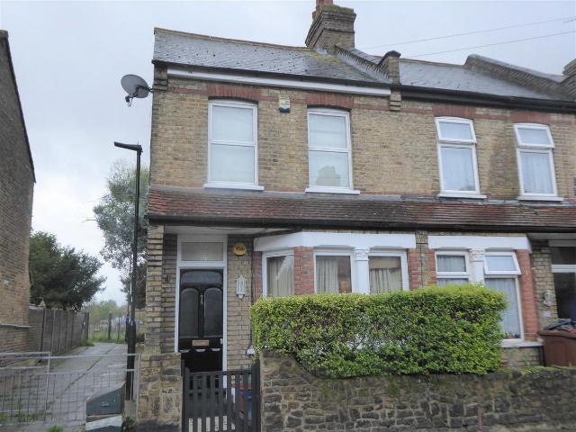 Stanley Road, Hounslow TW3, 2 bed terraced house to rent, £1,750 pcm | PrimeLocation