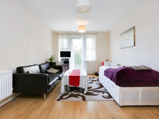 Stanley Road, Harrow HA2, 1 bed flat to rent, £1,400 pcm | PrimeLocation