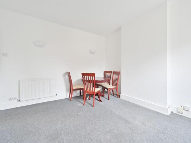 Stanley Road, Harrow, HA2 1 bed flat to rent £1,400 pcm £323 pw