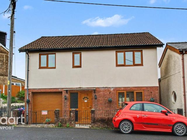 Stanley Road, Pontypool 3 bed detached house to rent £1,000 pcm £231 pw