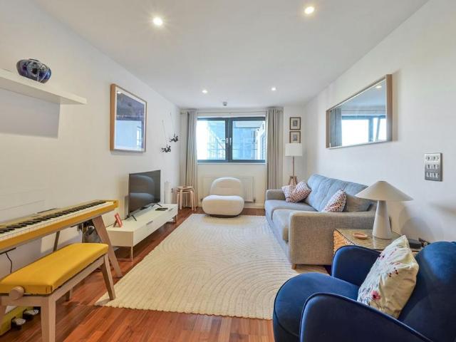 Stanley Road, Wimbledon, London, SW19 1 bed flat to rent £3,684 pcm £850 pw