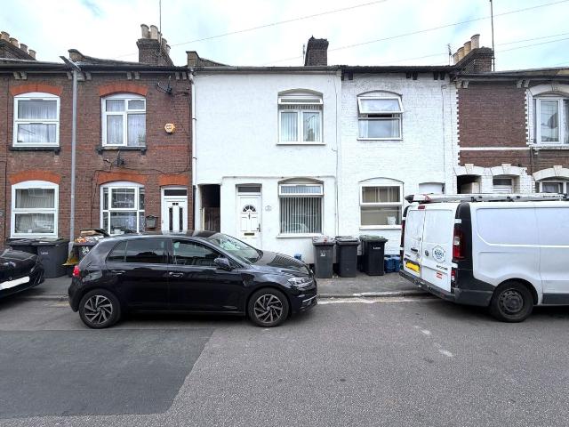 Stanley Street, Luton LU1, Studio to rent, £800 pcm | PrimeLocation