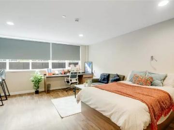 Stanley Studios, Dundee Has an Apartment