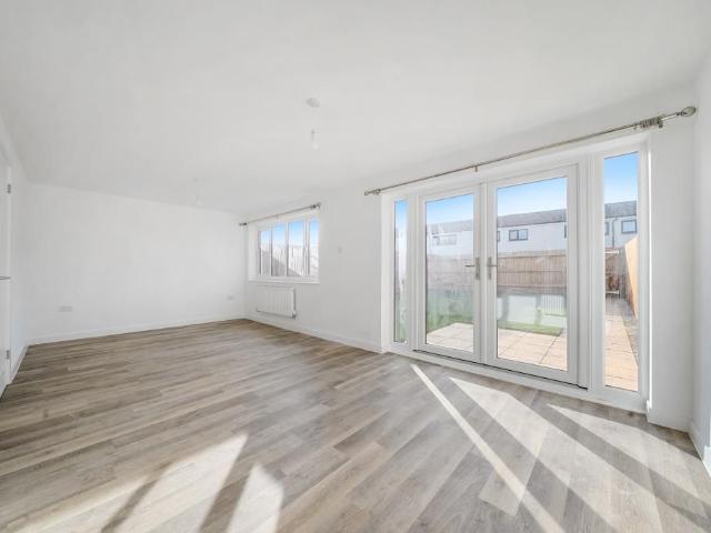Stanmore Crescent, Carterton OX18, 4 bed end terrace house to rent, £1,850 pcm | PrimeLocation