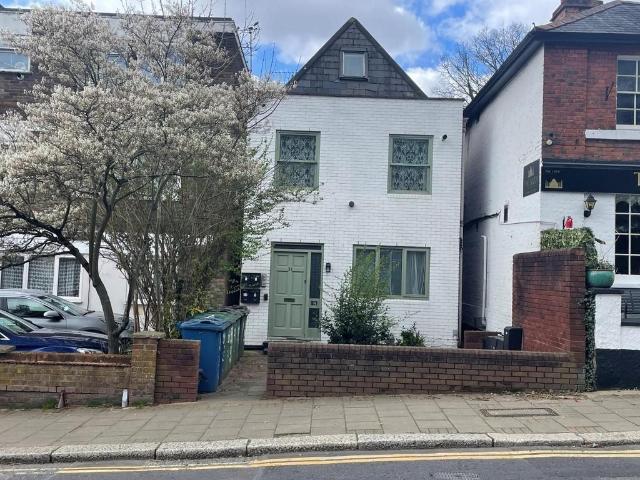 Stanmore Hill, Stanmore, HA7 1 bed flat to rent £950 pcm £219 pw