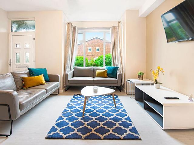 STANMORE PLACE, Leeds 8 bed house to rent £3,640 pcm £840 pw