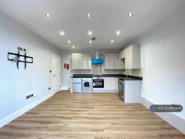 Stanmore Road, Birmingham, B16 2 bed flat to rent £1,195 pcm £276 pw