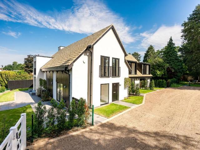 Stanneylands Road, Wilmslow. 4 bed semi detached house to rent £5,000 pcm £1,154 pw