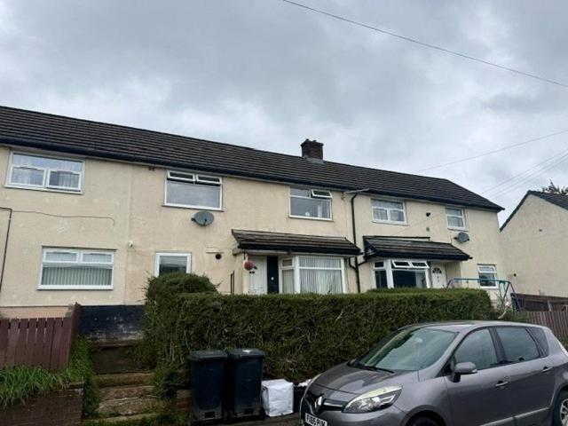 Stanningley Avenue, Halifax HX2 3 bed townhouse to rent £700 pcm £162 pw