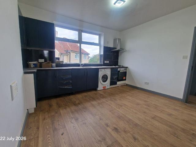 Stanningley Road, Leeds LS12, 4 bed flat to rent, £1,145 pcm | PrimeLocation