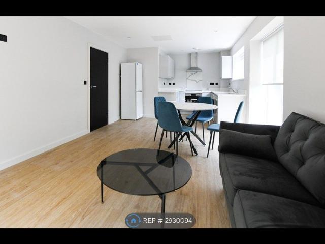 Stanningley Road, Leeds LS13, 2 bed flat to rent, £1,200 pcm | PrimeLocation