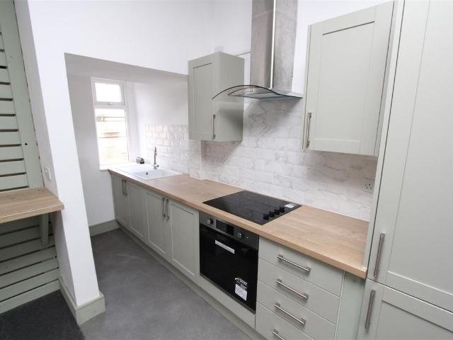 Stansfield Place, Bradford BD10, 2 bed cottage to rent, £795 pcm | PrimeLocation