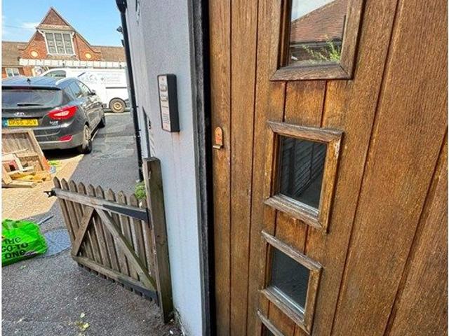 Stanstead Road, Hoddesdon EN11, 1 bed flat to rent, £895 pcm | PrimeLocation