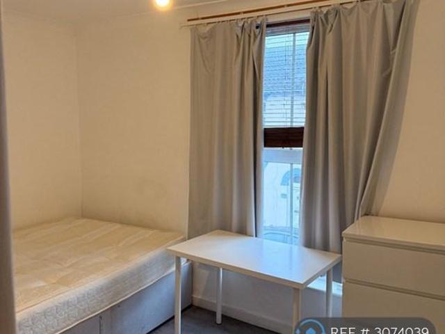 Stansted Road, Southsea, PO5 1 bed in a house share to rent £467 pcm £108 pw