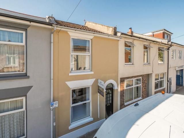 Stansted Road, Southsea PO5 3 bed terraced house to rent £1,600 pcm £369 pw