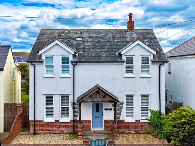 Stanpit, Christchurch 4 bed detached house to rent £2,595 pcm £599 pw