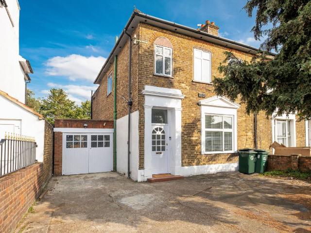Stanwell Road, Ashford TW15, 5 bed detached house to rent, £5,000 pcm | PrimeLocation