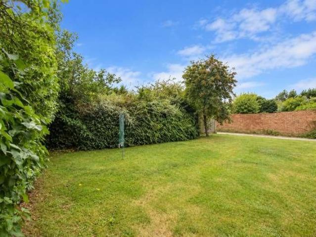 Stanwell Road, Ashford, TW15