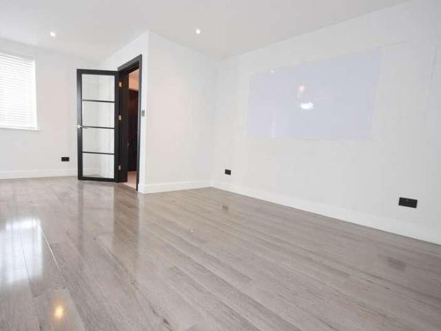 Stanwell Road, Ashford, TW15