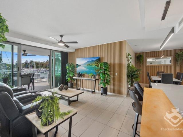 Stanton Apartments Executive Waterfront Home, Luxury Two Bedroom Apartment Renovated beautifully with the Marina & Ocean at your doorstep