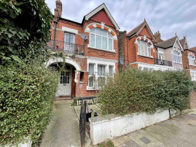 Stanthorpe Road, London, SW16 2 bed flat to rent £1,950 pcm £450 pw