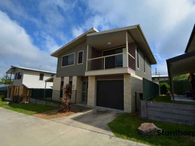 STANTHORPE STAND ALONE 3 BEDROOM TOWNHOUSE WITH VIEWS