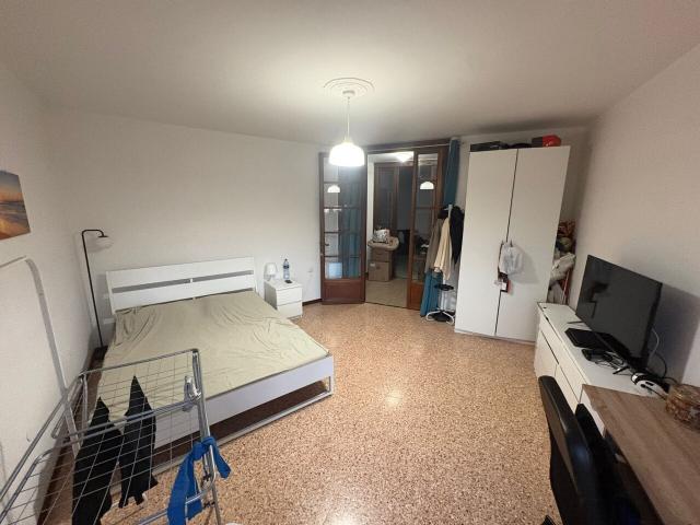 Stanza In appartamento IN AFFITTO