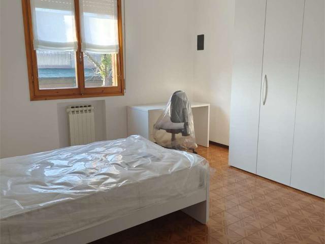 STANZA MATRIMONIALE IN AFFITTO