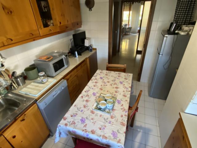 Stanza singola in appartamento con 3 camere da letto