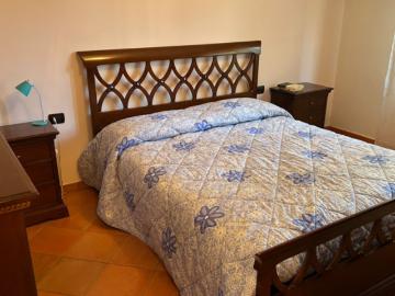 Stanza singola in appartamento con 3 camere da letto