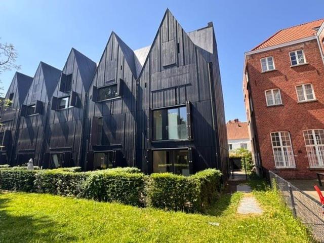 STAPELWONING met GARAGE te BRUGGE