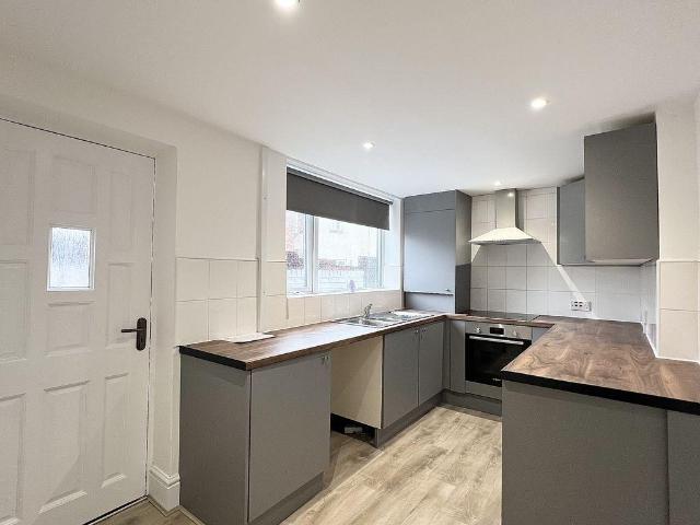 Stapleton Street, Salford 2 bed terraced house to rent £1,075 pcm £248 pw