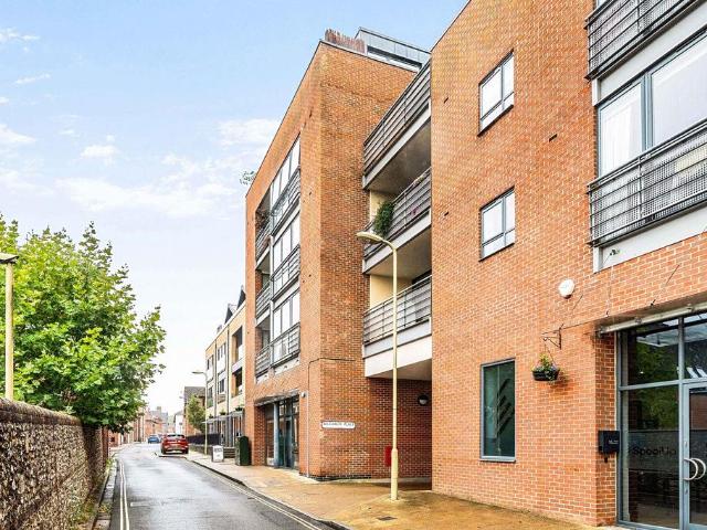 Staple Gardens, Winchester, SO23 1 bed flat to rent £1,150 pcm £265 pw