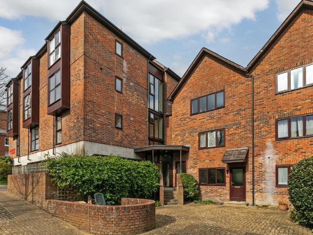 Staple Gardens, Bilberry Court Staple Gardens SO23, 1 bed flat to rent, £825 pcm | PrimeLocation