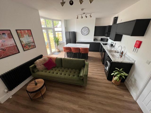 Staple Hill Road, Fishponds BS16 1 bed house to rent £782 pcm £180 pw