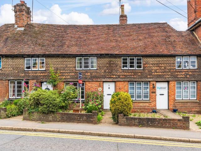 Staplehurst, Kent 2 bed terraced house to rent £1,400 pcm £323 pw