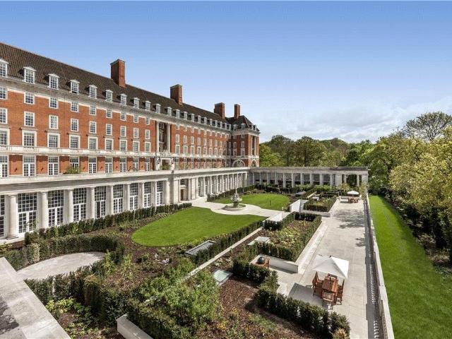 Star and Garter House, Richmond Hill. 2 bed flat to rent £5,550 pcm £1,281 pw