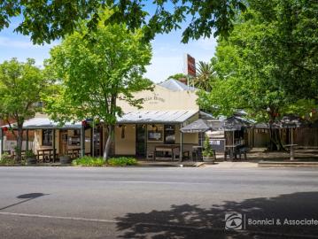 STAR HOTEL YACKANDANDAH