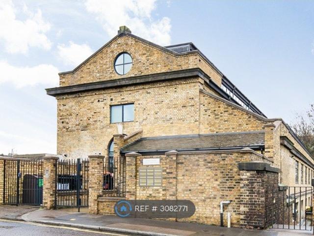 Star House, London E8, 2 bed flat to rent, £2,800 pcm | PrimeLocation