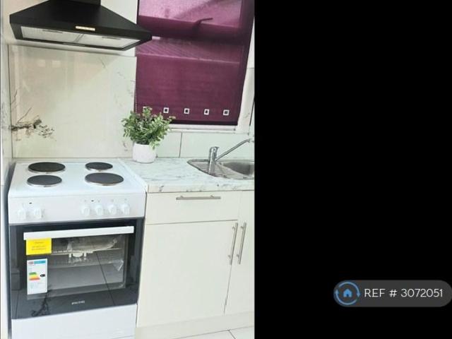 Star Road, Hillingdon, UB10 1 bed in a house share to rent £1,050 pcm £242 pw