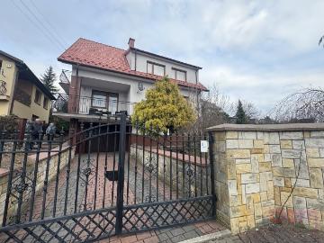 Przestronny dom z ogrodem, 200 m², Starachowice