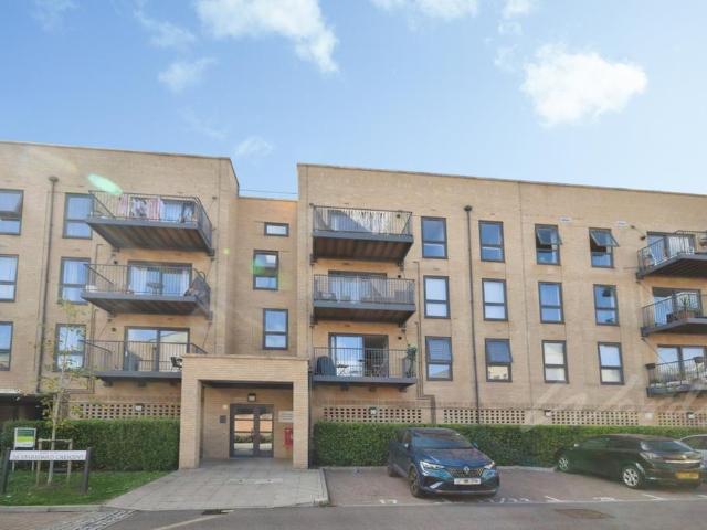 Starboard Crescent Chatham ME4 2 bed apartment to rent £1,400 pcm £323 pw