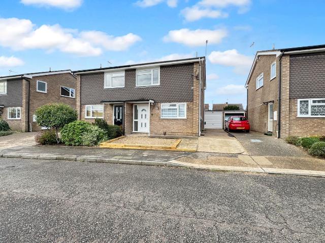 Starfield Close, Ipswich IP4, 3 bed semi detached house to rent, £1,300 pcm | PrimeLocation