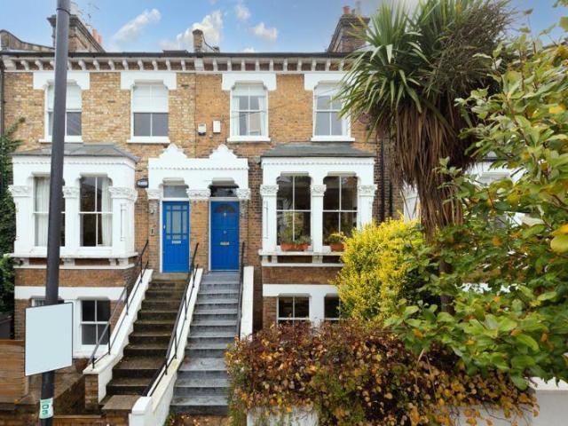 Starfield Road W12 3 bed terraced house to rent £3,445 pcm £795 pw