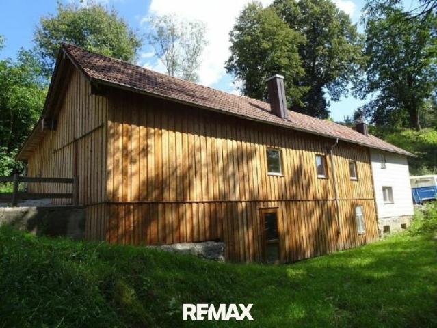 stark sanierungsbedürftiges Bauernhaus am Bachlauf – Naturparadies in nahezu Alleinlage bei Simbach am Inn