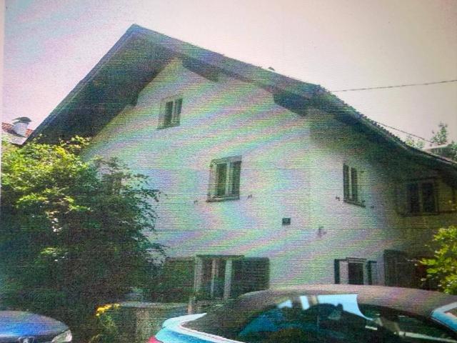 Stark sanierungsbedürftiges/Abriss Haus in Schwöll