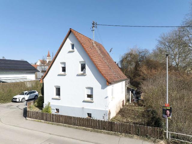 Starkes Entwicklungspotential | Einfamilienhaus mit genehmigter Neubauoption 4 WE