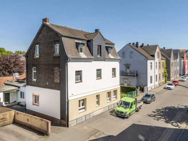 Starkes Investment: 3 Familienhaus mit Mietsteigerungspotenzial