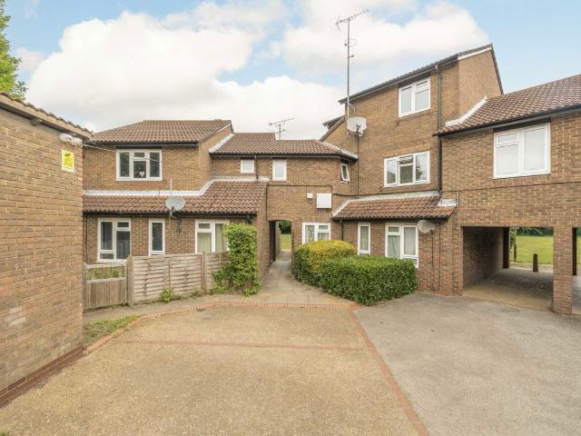 Starling Walk, Hampton TW12, 1 bed flat to rent, £1,350 pcm | PrimeLocation
