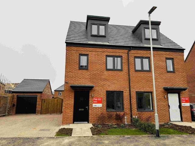 Starling Way, Seaham Garden Village. 3 bed semi detached house to rent £1,100 pcm £254 pw